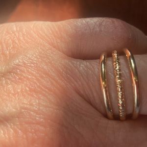 NWOT 3 ROW GOLDTONE RING SZ 8